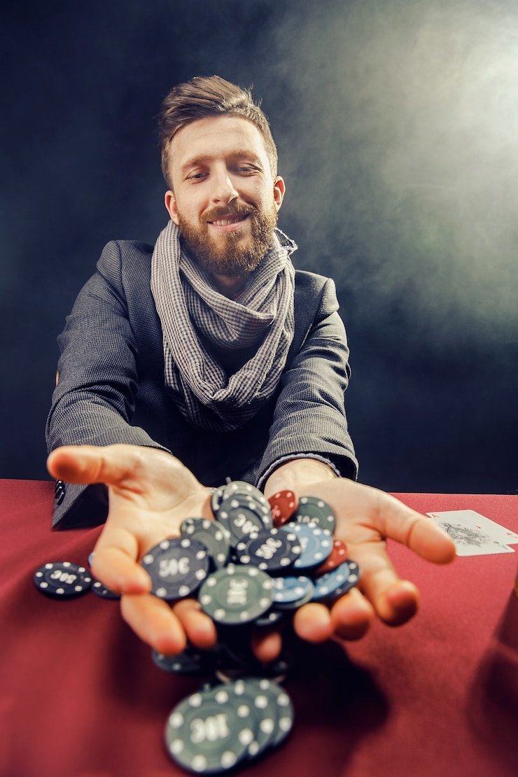 Antarmuka Mega Sevens di aplikasi mobile venus 4d menampilkan tujuh slot hadiah dan dealer langsung